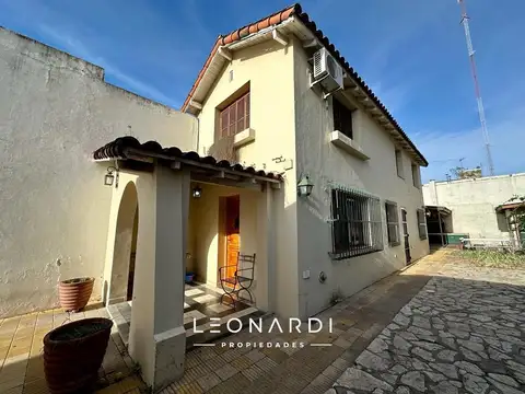 Casa céntrica en alquiler - Escobar - ID 5154