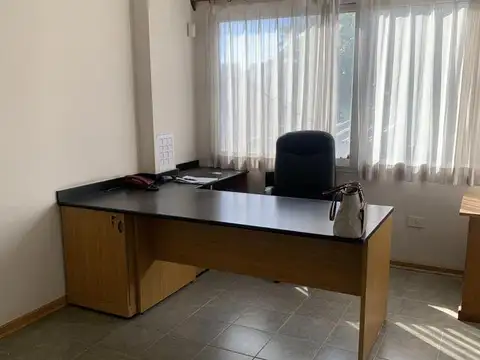 Galpon en Venta en Jose Leon Suarez, USD 490.000