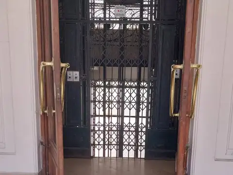 Oficina en Alquiler 100 años