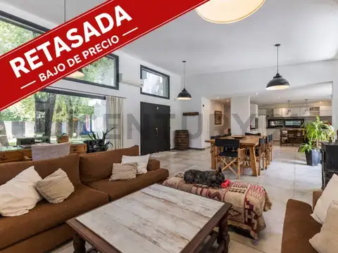 VENTA Casa en lote de 1.283 m² con pileta y gran jardín | Sin expensas | A metros de Panamericana –