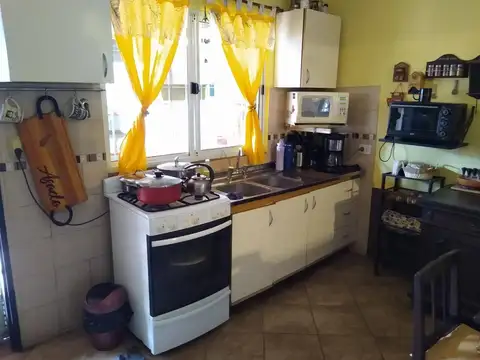 CASA PH EN VENTA EN MORON, APTA CREDITO