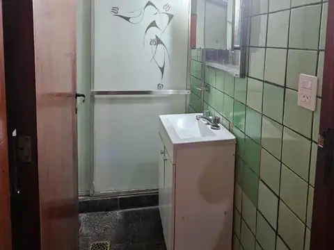 Depto Tipo Casa en Alquiler en Caseros, $ 950.000