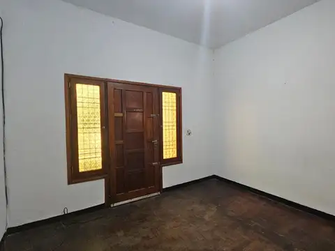 Alquiler PH 3 ambientes en Caseros, cochera cubierta