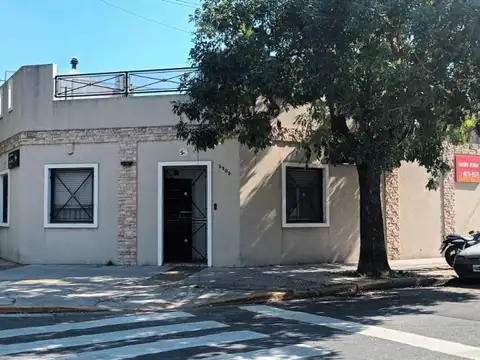 VILLA DEVOTO. CHIVILCOY 2300 CASA 4 AMB. CON GARAGE, PATIO Y TERRAZA