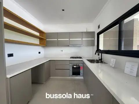 Casa en Venta en Pilar, USD 245.000
