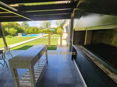 ALQUILER CASA CON PILETA