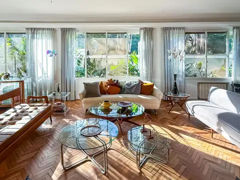 Casa en Venta, 6 Dormitorios, Con Jardín - La Lucila, Vicente López