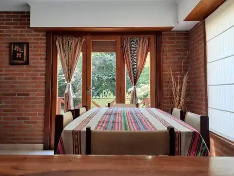 Casa 5 ambientes con 3 baños