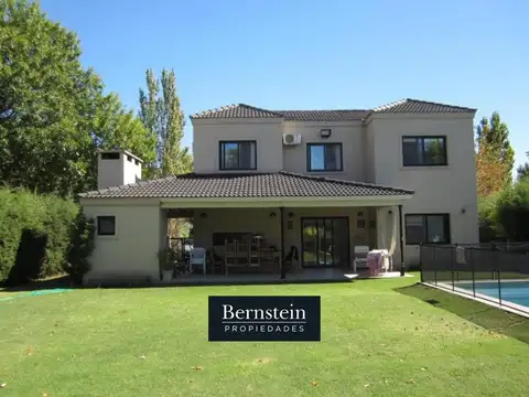 CASA EN VENTA :: ALTOS DEL SOL :: 5 AMBIENTES