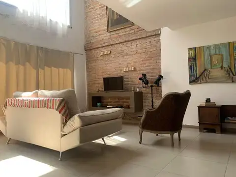 Depto Tipo Casa 3 ambientes con 2 baños