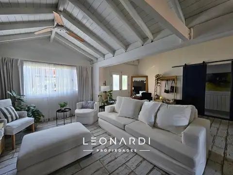 Casa 4 ambientes con 3 baños