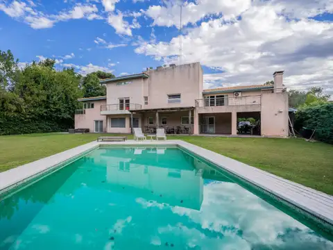 VENTA. CASA. 7 AMBIENTES. LUMINOSA. COUNTRY SAN DIEGO. MORENO