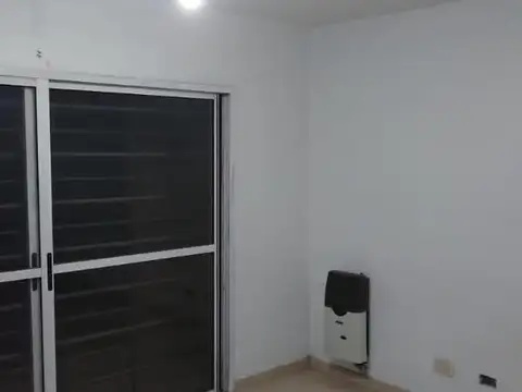 Alqui monoambiente con balcon pileta y seguridad Planta Baja