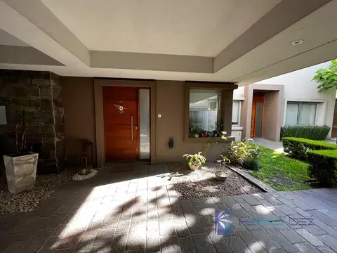 Venta Duplex complejo cerrado c/seguridad 24 hrs - Permuta