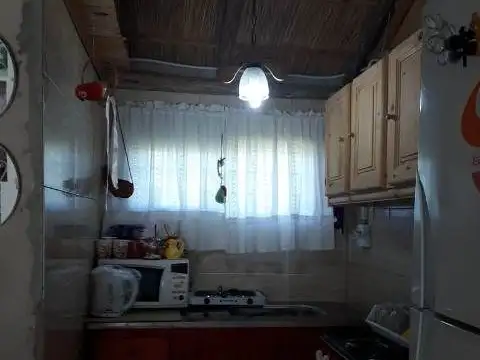 Casa 2 ambientes con 1 baño