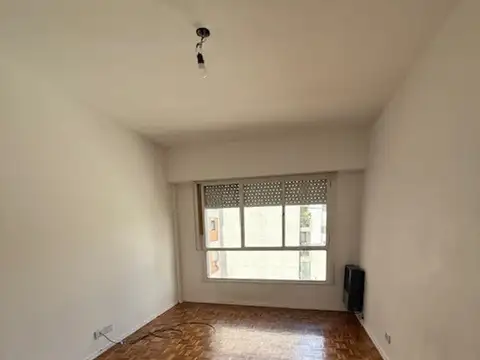 Washington 2400, Piso 3