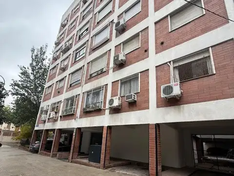 Washington 2400, Piso 3