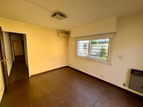 Casa en Alquiler en Castelar Norte, $ 1.700.000
