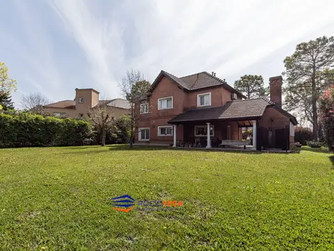 Casa en Venta en Barrio Cerrado Campos de Alvarez