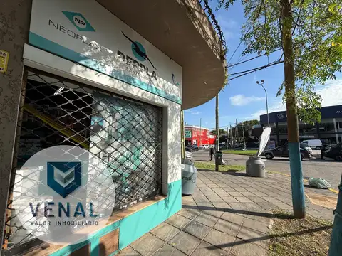 Avda. Mitre  al 3400 esquina Arenales - Florida Oeste