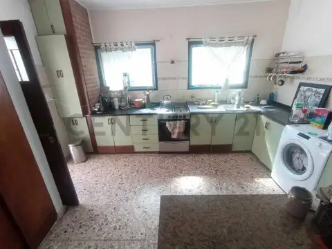 Liniers 500, Piso 0