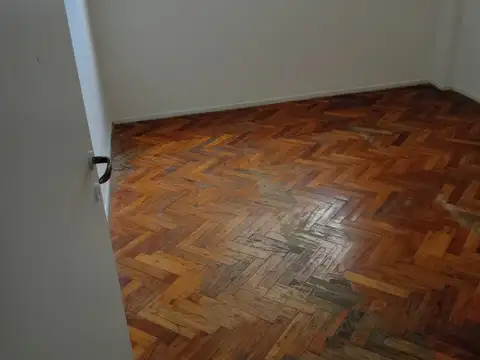 2 AMBIENTES LUMINOSO  RIVADAVIA Y LACARRA RECIEN PINTADO BAJAS EXPENSASDepartamento en alquiler en Floresta