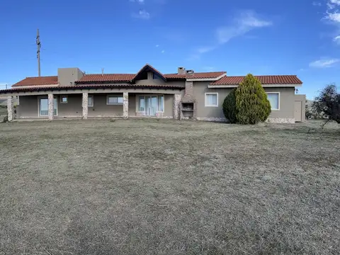 Casa 6 ambientes con 3 baños