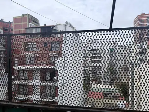 AMBIENTE Y MEDIO EXCELENTE   CON BALCON TERRAZA