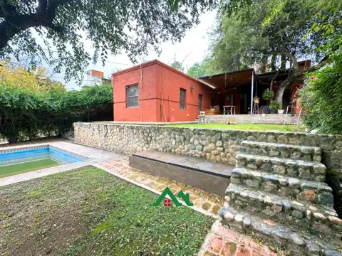 Casa 5 ambientes con 2 baños