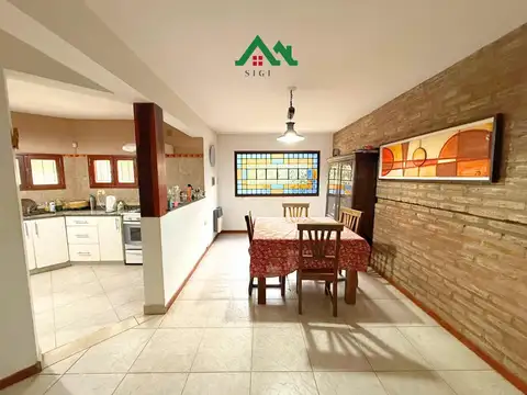 Casa en venta con gran terreno y 3 dormitorios en Villa Allende - APTA CRÉDITO.