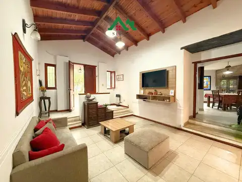Casa en venta con gran terreno y 3 dormitorios en Villa Allende - APTA CRÉDITO