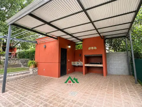 Casa en Venta con 2 cocheras