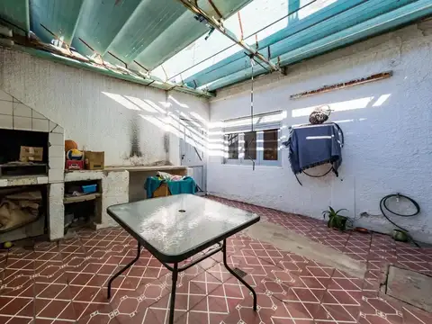Casa 3 ambientes con 1 baño