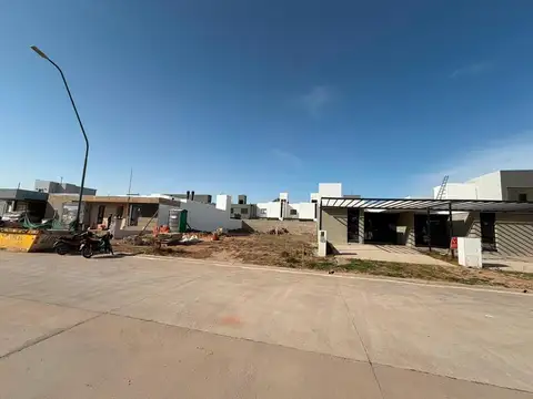 VENTA LOTE APTO DUPLEX 364m2 SOLARES DE MANANTIALES