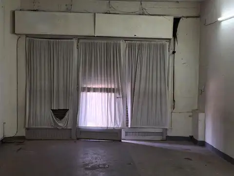 Local en Alquiler en Jose Leon Suarez, $ 450.000