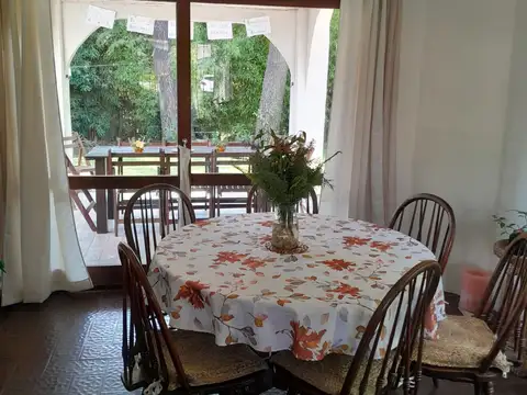 Casa 5 ambientes con 2 baños