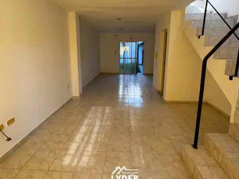 Casa 3 ambientes con 2 baños