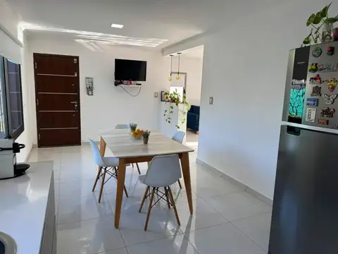 Casa a terminar con gran potencial en Barrio Los Pioneros.