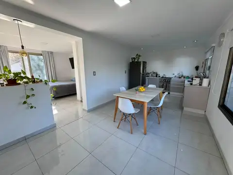 Casa a terminar con gran potencial en Barrio Los Pioneros.