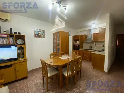 Casa 4 ambientes con 2 baños