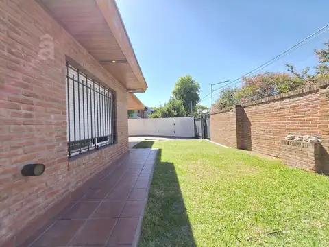 Casa en Venta con 4 cocheras