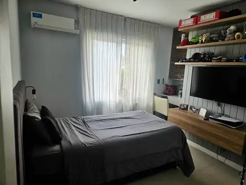 Casa 5 ambientes con 4 baños