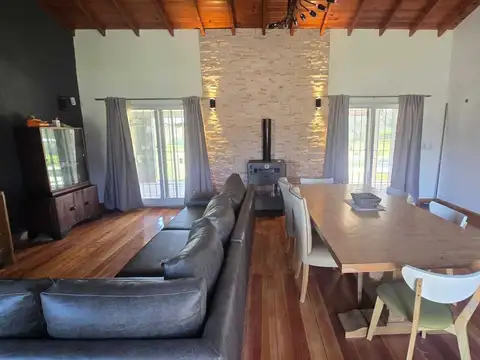 Casa Chalet  en Alq. Temporario en Barrio Parque Los Pinos, Exaltación de la Cruz, G.B.A. Zona Norte