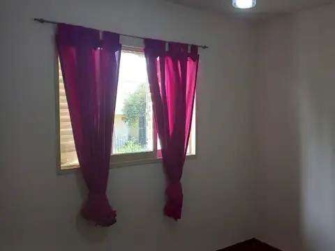 Casa 6 ambientes con 1 baño