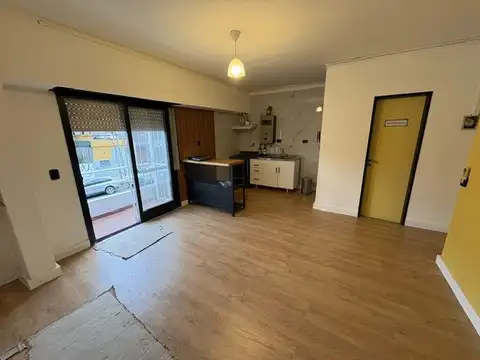 Casella Piñero 100, Piso 1