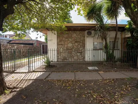 Casa en Venta con 1 cochera