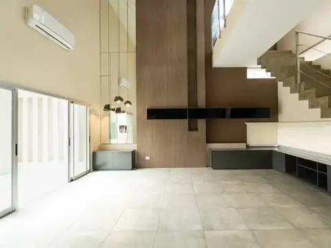CASA EN VENTA CITY BELL- BARRIO CERRADO