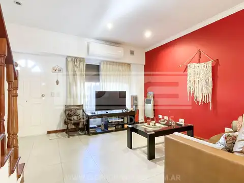 Casa 5 ambientes con 3 baños