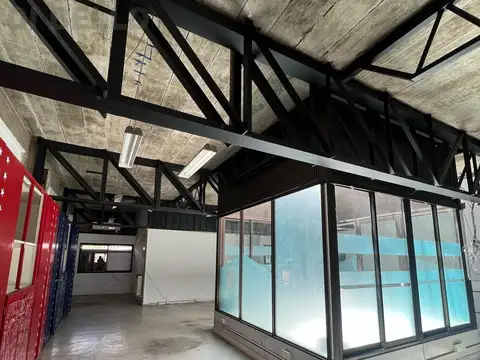 Edificio multiuso en Rivadavia y Moreno