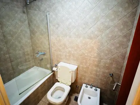 MONOAMBIENTE 32 M2 AL FRENTE APTO PROFESIONAL, EXCELENTE UBICACION